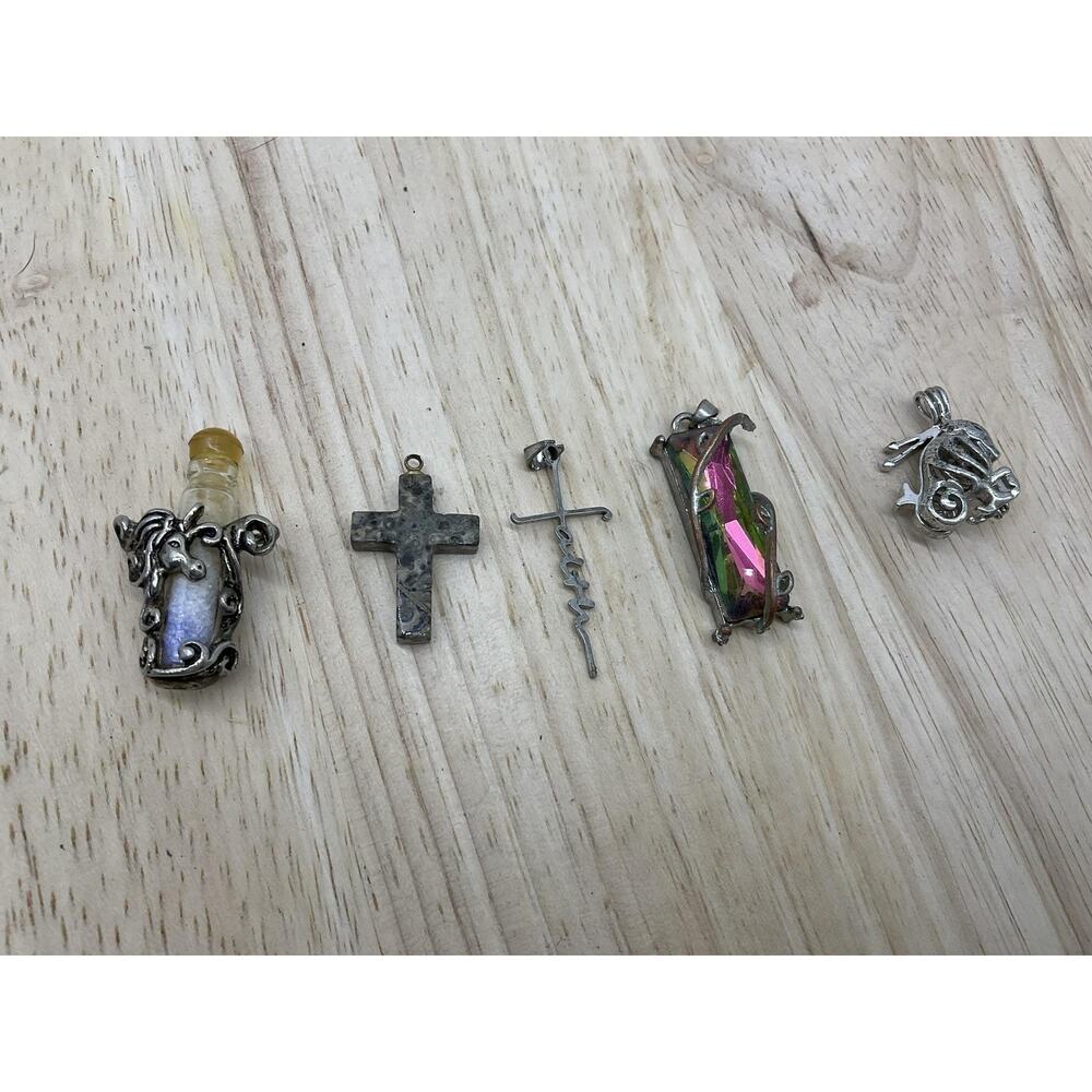 Lot 5 Womens Pendants & Faith Stud Mixed Brands Unicorn Fairy Dust Cross‎ Bunny